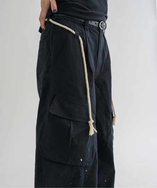 EPNK（イーピーエヌケー）の「【EPNK】Painted cotton cargo pants / ペインテッドコットンカーゴパンツ（カーゴパンツ・メンズ・ダークブラウン/ブラック・SMALL/MEDIUM/LARGE）」の11枚目の写真
