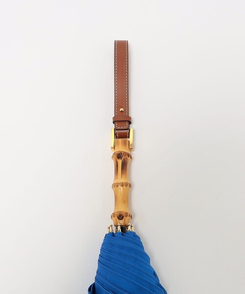 BLUELANE(ブルーレーン)の「<BLUELANE>SOLID 晴雨兼用 折りたたみ傘(折りたたみ傘・レディース・ブラック/コバルトブルー・FREE)」の4枚目の写真