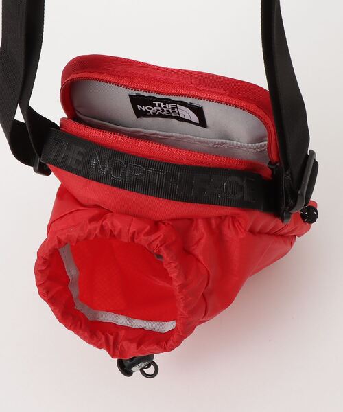 THE NORTH FACE(ザノースフェイス)の「THE NORTH FACE ブリーズ クロスバッグ 巾着 ショルダーバッグ バケットバッグ BREEZE CROSS BAG(ショルダーバッグ・メンズ・ホワイト/レッド/アイボリー/ブラック・FREE)」の7枚目の写真