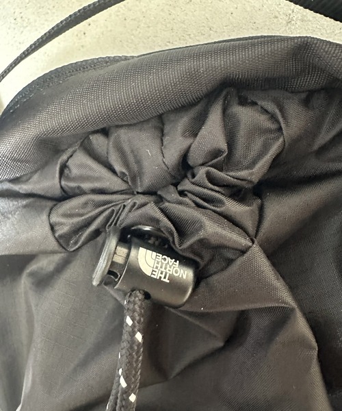 THE NORTH FACE(ザノースフェイス)の「THE NORTH FACE ブリーズ クロスバッグ 巾着 ショルダーバッグ バケットバッグ BREEZE CROSS BAG(ショルダーバッグ・メンズ・ホワイト/レッド/アイボリー/ブラック・FREE)」の22枚目の写真