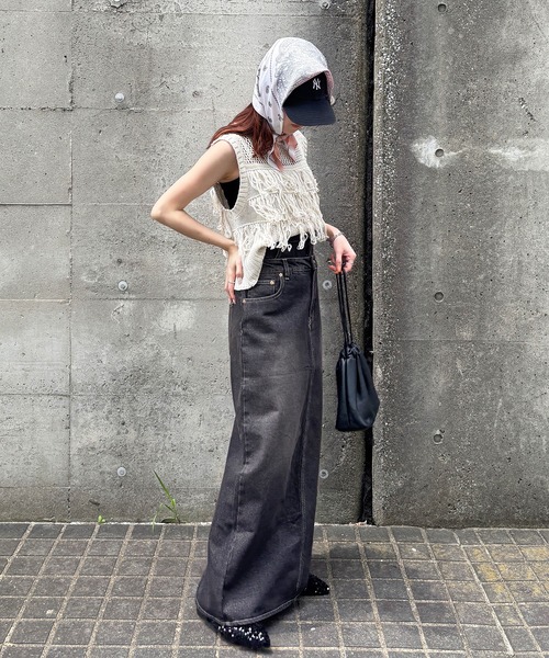 ISOOK（アイスー）の「【ISOOK / アイスー】ダブルウエストデニムスカート / 切り替え レイヤード風 デザインデニム スリットスカート ペンシルスカート タイトスカート ストレート Iライン ロング マキシ丈 ヴィンテージ風 古着風 ライトブルー ブラック 水色 黒 ZOZOTOWN限定（デニムスカート・レディース・ブラック/ライトブルー・FREE）」の5枚目の写真