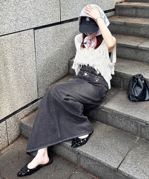 ISOOK（アイスー）の「【ISOOK / アイスー】ダブルウエストデニムスカート / 切り替え レイヤード風 デザインデニム スリットスカート ペンシルスカート タイトスカート ストレート Iライン ロング マキシ丈 ヴィンテージ風 古着風 ライトブルー ブラック 水色 黒 ZOZOTOWN限定（デニムスカート・レディース・ブラック/ライトブルー・FREE）」の6枚目の写真