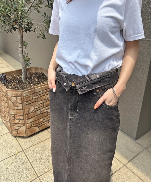 ISOOK（アイスー）の「【ISOOK / アイスー】ダブルウエストデニムスカート / 切り替え レイヤード風 デザインデニム スリットスカート ペンシルスカート タイトスカート ストレート Iライン ロング マキシ丈 ヴィンテージ風 古着風 ライトブルー ブラック 水色 黒 ZOZOTOWN限定（デニムスカート・レディース・ブラック/ライトブルー・FREE）」の11枚目の写真