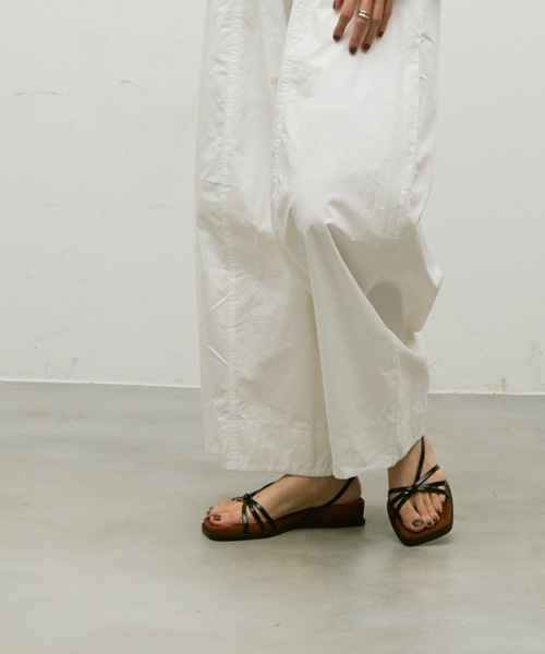 Lutim by u（ルチバイユー）の「Square Toe Asymmetrical Strap Sandals / スクエアトゥアシメストラップサンダル（サンダル・レディース・ブラック/ピンク/ホワイト・39/37）」の21枚目の写真