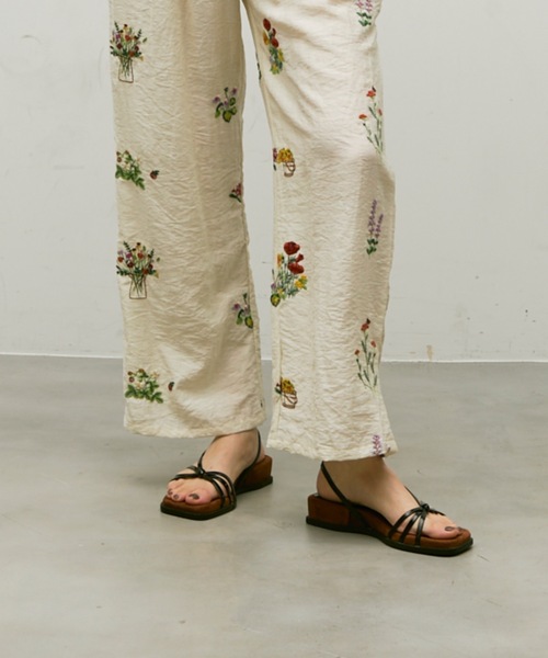 Lutim by u（ルチバイユー）の「Square Toe Asymmetrical Strap Sandals / スクエアトゥアシメストラップサンダル（サンダル・レディース・ブラック/ピンク/ホワイト・39/37）」の18枚目の写真