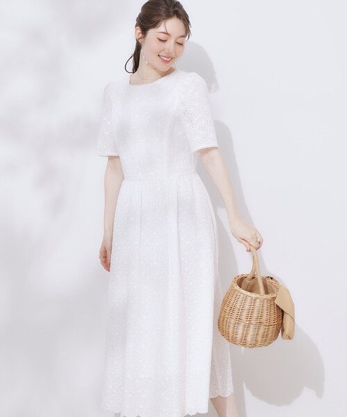 couture brooch（クチュールブローチ）の「【一枚で着映える・華やか・花柄刺繍】カットワークレースワンピ（ワンピース・レディース・ネイビー/オフホワイト・40/38/42/36）」の8枚目の写真