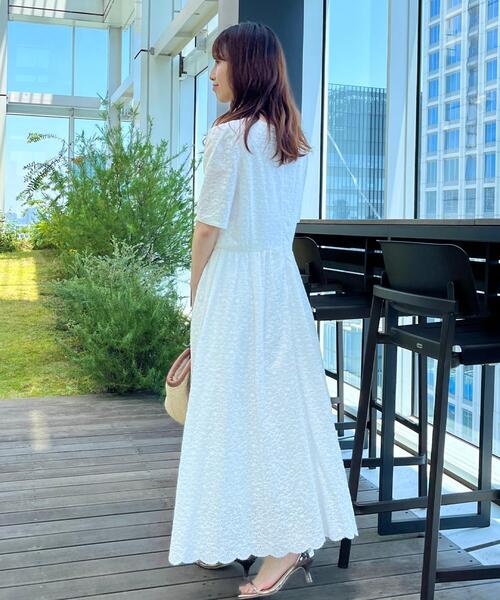 couture brooch（クチュールブローチ）の「【一枚で着映える・華やか・花柄刺繍】カットワークレースワンピ（ワンピース・レディース・ネイビー/オフホワイト・40/38/42/36）」の10枚目の写真