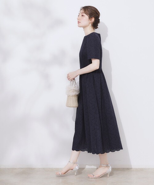 couture brooch（クチュールブローチ）の「【一枚で着映える・華やか・花柄刺繍】カットワークレースワンピ（ワンピース・レディース・ネイビー/オフホワイト・40/38/42/36）」の14枚目の写真