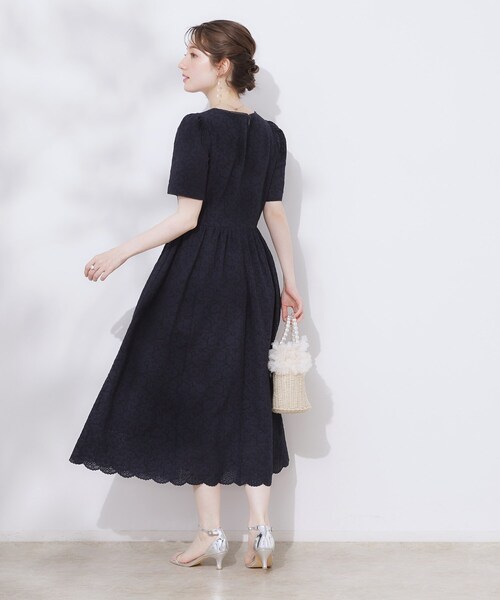 couture brooch（クチュールブローチ）の「【一枚で着映える・華やか・花柄刺繍】カットワークレースワンピ（ワンピース・レディース・ネイビー/オフホワイト・40/38/42/36）」の15枚目の写真