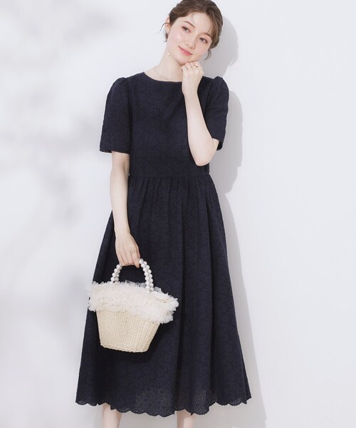 couture brooch（クチュールブローチ）の「【一枚で着映える・華やか・花柄刺繍】カットワークレースワンピ（ワンピース・レディース・ネイビー/オフホワイト・40/38/42/36）」の16枚目の写真