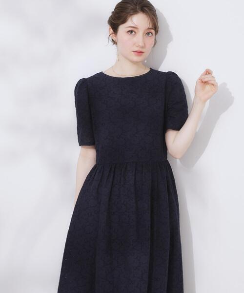 couture brooch（クチュールブローチ）の「【一枚で着映える・華やか・花柄刺繍】カットワークレースワンピ（ワンピース・レディース・ネイビー/オフホワイト・40/38/42/36）」の19枚目の写真