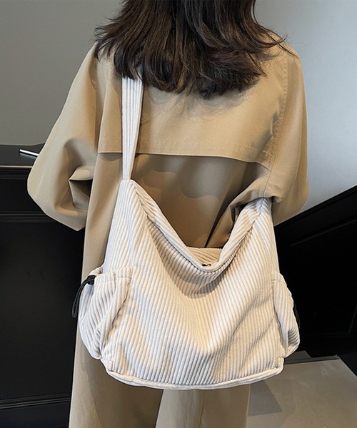 Lace Ladies(レースレディース)の「ビッグサイズ コーデュロイ ワンショルダー ボディ バッグ(ショルダーバッグ・レディース・ブラック/アイボリー/グリーン/ブラウン・FREE)」の9枚目の写真