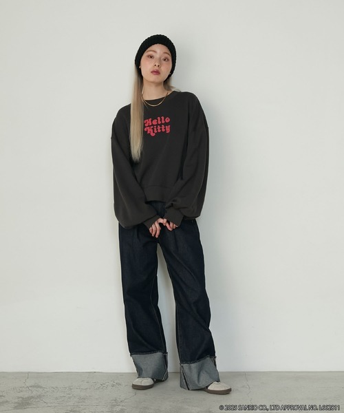 sanrio（サンリオ）の「【HELLO KITTY × forksy.】アソート フロントロゴプリント オーバーサイズ スウェット（スウェット・レディース・アイボリー/オフホワイト/ブラック系/スミクロ・FREE）」の9枚目の写真