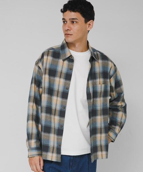 URBAN RESEARCH Sonny Label（アーバンリサーチサニーレーベル）の「リラックスフィットチェックレギュラーシャツ（シャツ/ブラウス・メンズ・ブルー系その他/グレー系その他/ブラウン系その他・MEDIUM/LARGE）」の2枚目の写真