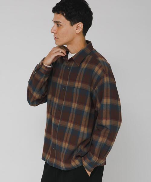URBAN RESEARCH Sonny Label（アーバンリサーチサニーレーベル）の「リラックスフィットチェックレギュラーシャツ（シャツ/ブラウス・メンズ・ブルー系その他/グレー系その他/ブラウン系その他・MEDIUM/LARGE）」の5枚目の写真