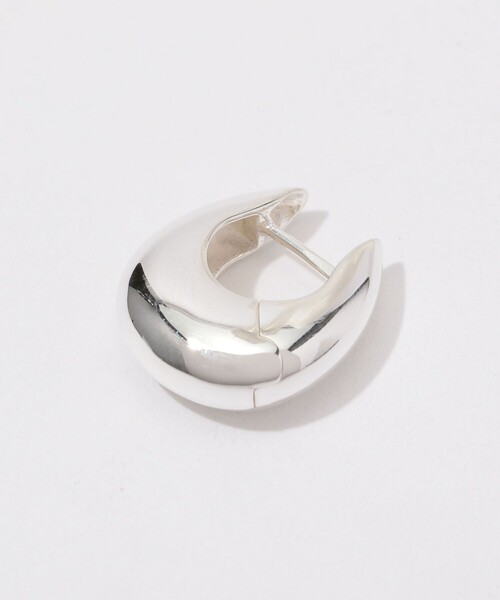 ANNIKA INEZ(アニカイネズ)の「Annika Inez Sloping Hinge Hoops ピアス(ピアス(両耳用)・レディース・シルバー・FREE)」の3枚目の写真