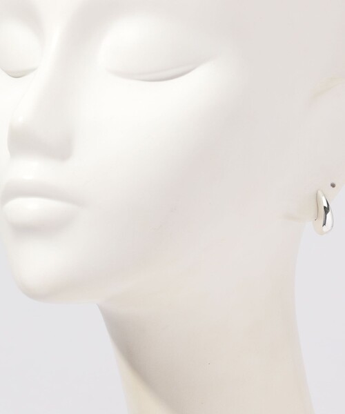 ANNIKA INEZ(アニカイネズ)の「Annika Inez Sloping Hinge Hoops ピアス(ピアス(両耳用)・レディース・シルバー・FREE)」の5枚目の写真