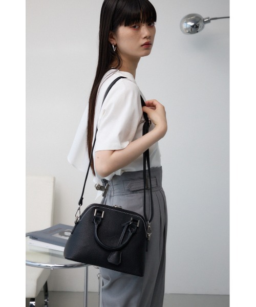 AZUL by moussy（アズールバイマウジー）の「ダブルジッパーハンドバッグ（ショルダーバッグ・レディース・ブラック/グレー/レッド・FREE）」の4枚目の写真