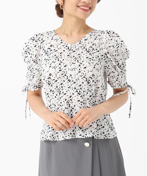 MISCH MASCH（ミッシュマッシュ）の「ラメヨウリュウペプラムブラウス（シャツ/ブラウス・レディース・グレー/ホワイト×ブラック/ラベンダー・ﾌﾘ-）」の2枚目の写真