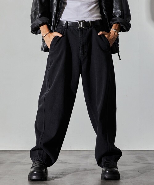 FREAK'S STORE（フリークスストア）の「FREAK’S STORE/フリークスストア ワイドシルエット ツイステッド カーブデニムパンツ（デニムパンツ・メンズ・ブラック/ネイビー/サックスブルー・SMALL/MEDIUM/LARGE）」の2枚目の写真