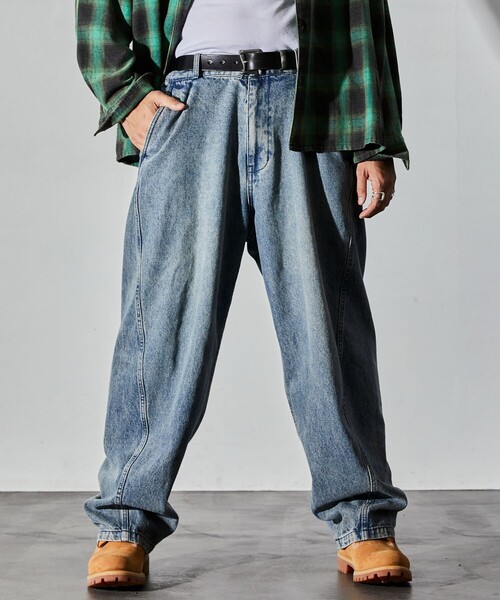 FREAK'S STORE（フリークスストア）の「FREAK’S STORE/フリークスストア ワイドシルエット ツイステッド カーブデニムパンツ（デニムパンツ・メンズ・ブラック/ネイビー/サックスブルー・SMALL/MEDIUM/LARGE）」の14枚目の写真