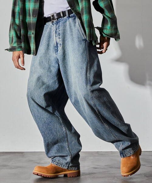 FREAK'S STORE（フリークスストア）の「FREAK’S STORE/フリークスストア ワイドシルエット ツイステッド カーブデニムパンツ（デニムパンツ・メンズ・ブラック/ネイビー/サックスブルー・SMALL/MEDIUM/LARGE）」の15枚目の写真