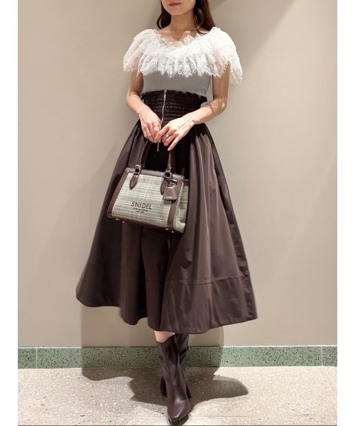 SNIDEL（スナイデル）の「フロントジップフレアスカート（スカート・レディース・アイボリー/ブラウン/ブラック・0/1）」の18枚目の写真