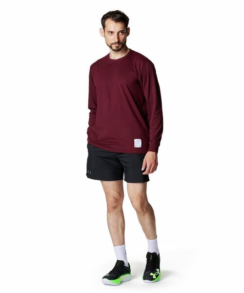 UNDER ARMOUR（アンダーアーマー）の「UAモチベート ロングスリーブ Tシャツ（トレーニング/メンズ）（Tシャツ/カットソー・メンズ・レッド・3XL/M/L/XL/2XL/S）」の3枚目の写真