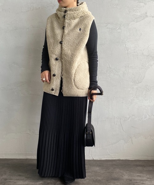 GYMPHLEX（ジムフレックス）の「【WEB限定】[GYMPHLEX/ジムフレックス] ボアフードベスト（ベスト・レディース・ネイビー/グレイッシュベージュ/オフホワイト/ダークベージュ・M/L）」の7枚目の写真