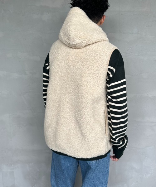 GYMPHLEX（ジムフレックス）の「【WEB限定】[GYMPHLEX/ジムフレックス] ボアフードベスト（ベスト・レディース・ネイビー/グレイッシュベージュ/オフホワイト/ダークベージュ・M/L）」の22枚目の写真