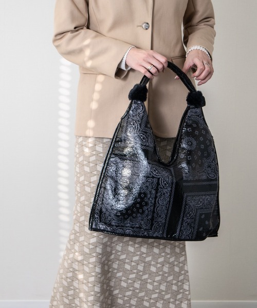 ANITA BILARDI(アニタビラルディ)の「【ANITA BILARDI】バンダナプリントバッグ(Q56396)(トートバッグ・レディース・ダークブラウン・ALL)」の4枚目の写真