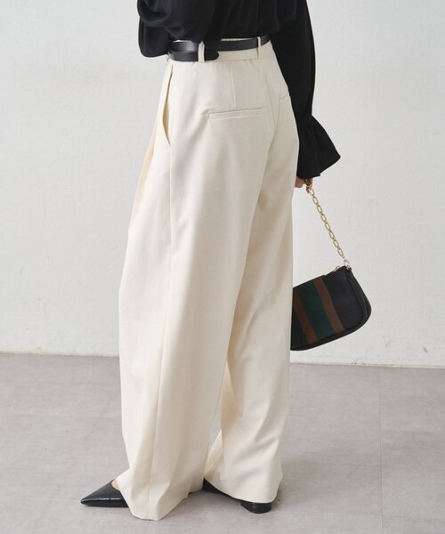 LOUNGEDRESS（ラウンジドレス）の「ストレートタックパンツ（その他パンツ・レディース・ブラック/オフホワイト/グレー・MEDIUM/SMALL/LARGE）」の11枚目の写真