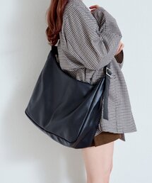 Kastane | 【A4サイズ】レザーショルダーバッグ(ショルダーバッグ)