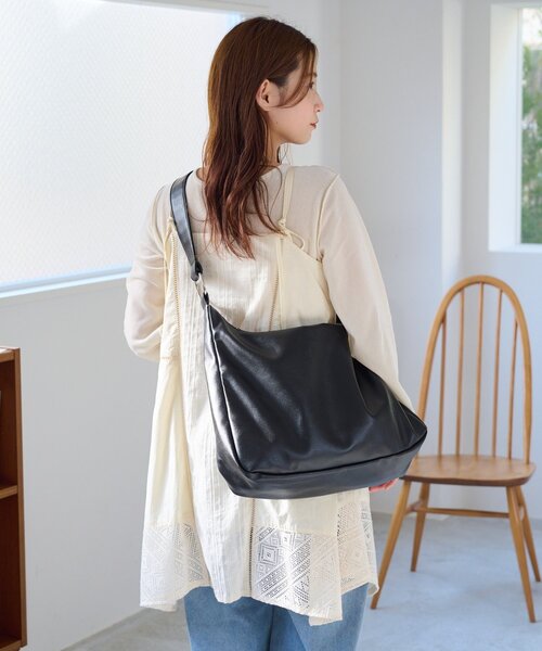 Kastane(カスタネ)の「【A4サイズ】レザーショルダーバッグ(ショルダーバッグ・レディース・ブラック/ブラウン・FREE)」の5枚目の写真