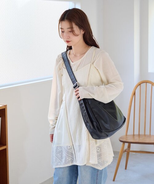 Kastane(カスタネ)の「【A4サイズ】レザーショルダーバッグ(ショルダーバッグ・レディース・ブラック/ブラウン・FREE)」の6枚目の写真