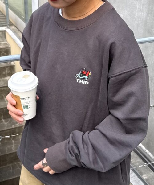 CIAOPANIC TYPY(チャオパニックティピー)の「男女兼用/ojisanワンポイント刺繍裏毛スウェットクルー(スウェット・レディース・ネイビー/ライトグレー/チャコールグレー/グリーン/グレー/ダークグレー/イエロー/ダークブルー・MEDIUM/LARGE)」の1枚目の写真