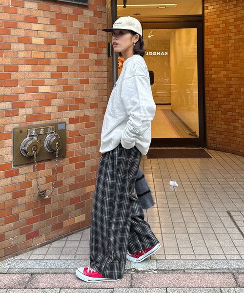 CIAOPANIC TYPY(チャオパニックティピー)の「男女兼用/ojisanワンポイント刺繍裏毛スウェットクルー(スウェット・レディース・ネイビー/ライトグレー/チャコールグレー/グリーン/グレー/ダークグレー/イエロー/ダークブルー・MEDIUM/LARGE)」の10枚目の写真