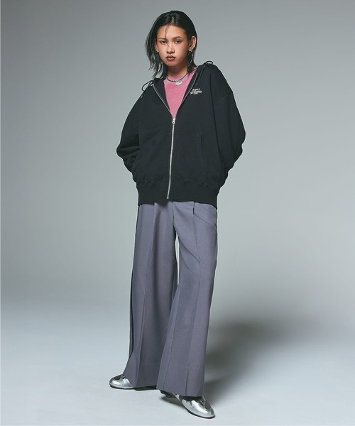 X-girl（エックスガール）の「MIX LOGO & FACE FADED CREWNECK