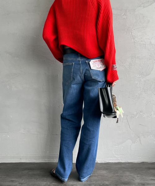 GUESS JEANS（ゲスジーンズ）の「【WEB限定】[GUESS JEANS/ゲス ジーンズ] BOYFRIEND デニムパンツ（デニムパンツ・レディース・ライトインディゴブルー/インディゴブルー・24/25/26）」の7枚目の写真