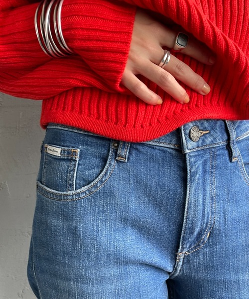 GUESS JEANS（ゲスジーンズ）の「【WEB限定】[GUESS JEANS/ゲス ジーンズ] BOYFRIEND デニムパンツ（デニムパンツ・レディース・ライトインディゴブルー/インディゴブルー・24/25/26）」の17枚目の写真