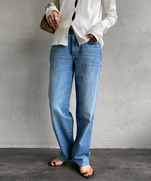 GUESS JEANS（ゲスジーンズ）の「【WEB限定】[GUESS JEANS/ゲス ジーンズ] BOYFRIEND デニムパンツ（デニムパンツ・レディース・ライトインディゴブルー/インディゴブルー・24/25/26）」の20枚目の写真