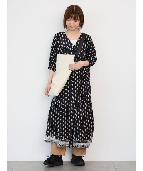 Lugnoncure（ルノンキュール）の「【INDIA made】無地/柄アソート前開きワンピース（ワンピース・レディース・ブラック/チャコールグレー/ネイビー・F）」の2枚目の写真