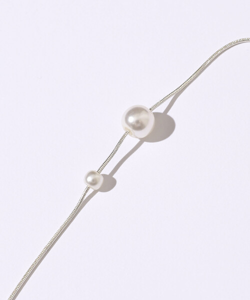 Firsthand(ファーストハンド)の「Firsthand/ファーストハンド ランダムパール ロングネックレス(ネックレス・レディース・シルバー/ゴールド・ONE SIZE)」の5枚目の写真