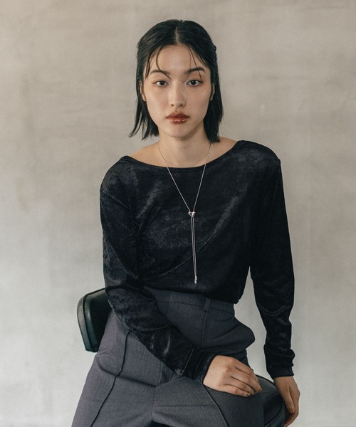 LEPSIM(レプシィム)の「《オフィスライン》シアーベロア2WAY長袖プルオーバー 587915(Tシャツ/カットソー・レディース・ブルー/ブラック/アイボリー・FREE)」の4枚目の写真