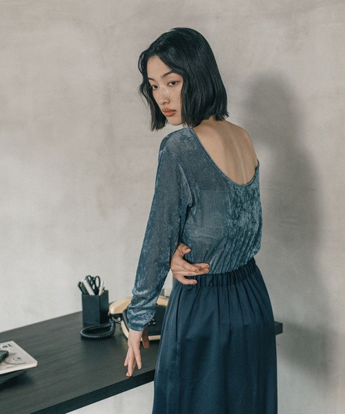 LEPSIM(レプシィム)の「《オフィスライン》シアーベロア2WAY長袖プルオーバー 587915(Tシャツ/カットソー・レディース・ブルー/ブラック/アイボリー・FREE)」の19枚目の写真