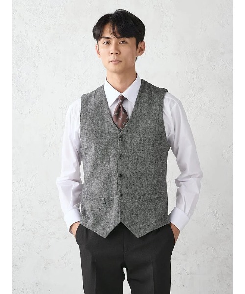 Perfect Suit FActory（パーフェクトスーツファクトリー）の「TRANS CONTINENTS　クラシカル布帛ニットジレ　ブラウン/グレー/グレー/ネイビー（ベスト・メンズ・チャコールグレー/ネイビー/ダークブラウン/ライトグレー・L/LL/M）」の2枚目の写真