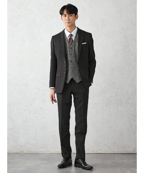 Perfect Suit FActory（パーフェクトスーツファクトリー）の「TRANS CONTINENTS　クラシカル布帛ニットジレ　ブラウン/グレー/グレー/ネイビー（ベスト・メンズ・チャコールグレー/ネイビー/ダークブラウン/ライトグレー・L/LL/M）」の16枚目の写真