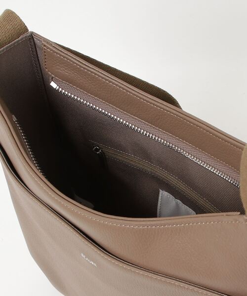 Beau're(ヴュレ)の「【BEAURE/ビュレ】One ショルダー Flat Bag(ショルダーバッグ・レディース・ブラック/グレイッシュベージュ/ベージュ・FREE)」の5枚目の写真