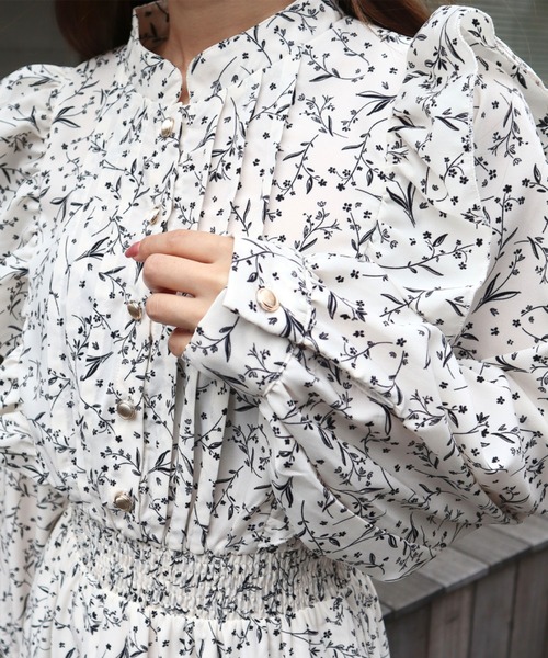 CECIL McBEE(セシルマクビー)の「花柄ピンタックフリルワンピース(ワンピース・レディース・ブラック/アイボリー/ブラウン・MEDIUM)」の8枚目の写真