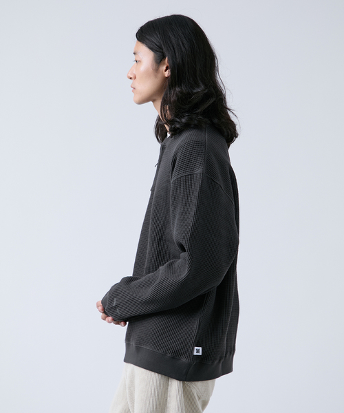 B.C STOCK（ベーセーストック）の「【ANTS & ELEPHANTS】ジップ ワッフルヘンリーネックスウェット（スウェット・メンズ・ホワイト/ライトグレー/グレー・MEDIUM/LARGE）」の6枚目の写真